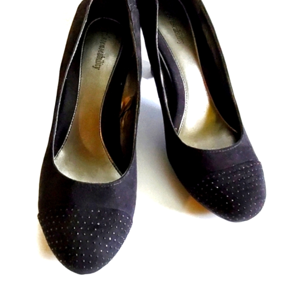 Sole senseability Black microfiber suede heels